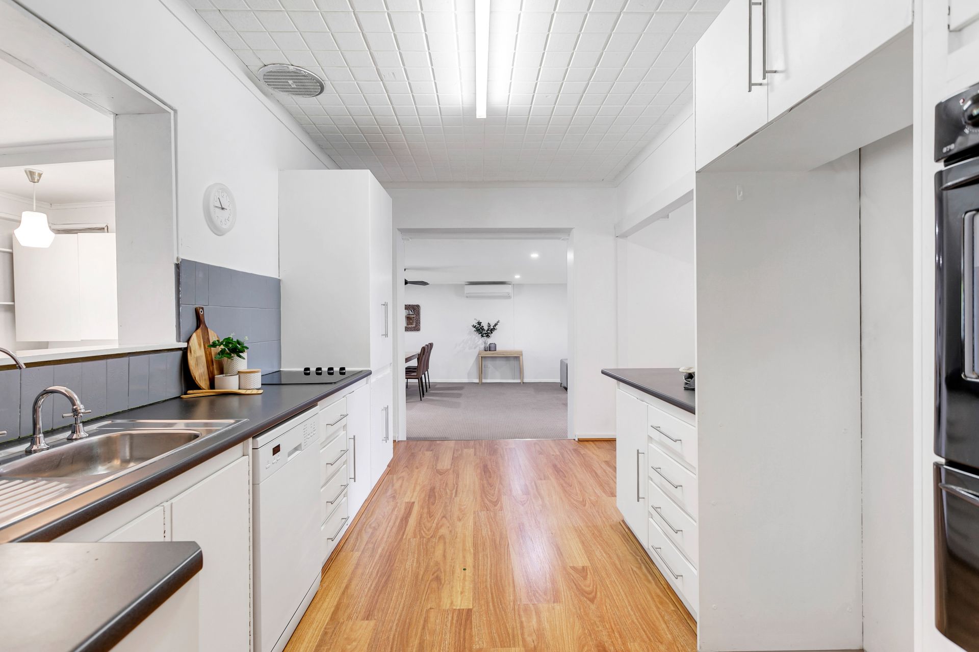 1 Emerald Road MORPHETT VALE SA