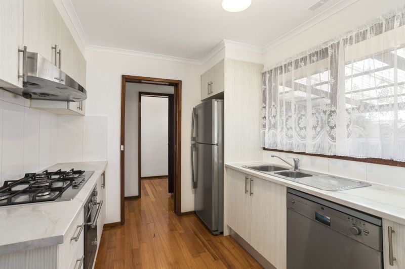 66 Eram Road, Box Hill North - Thumbnail 3