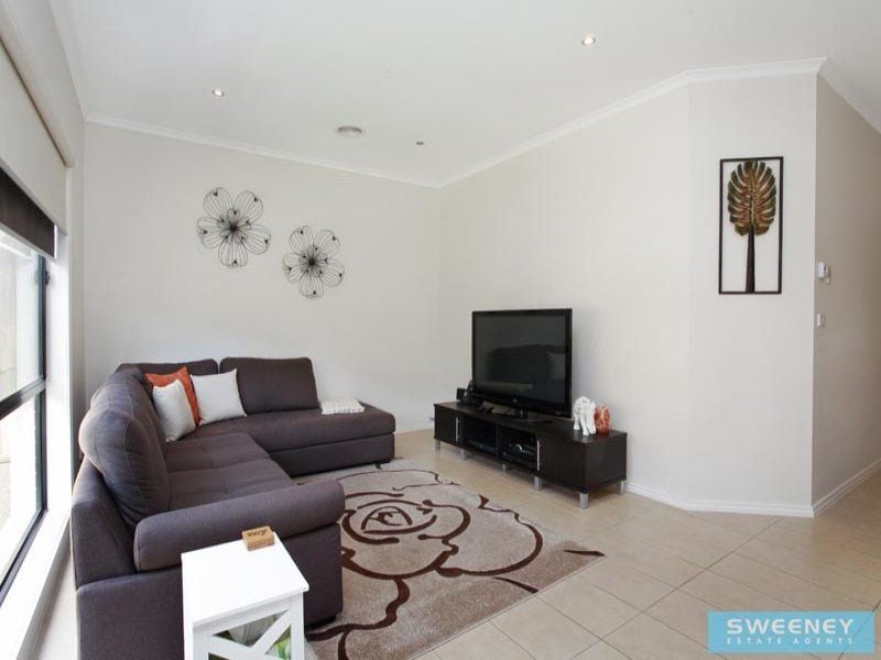 3 Monckton Place, Caroline Springs - Thumbnail 5