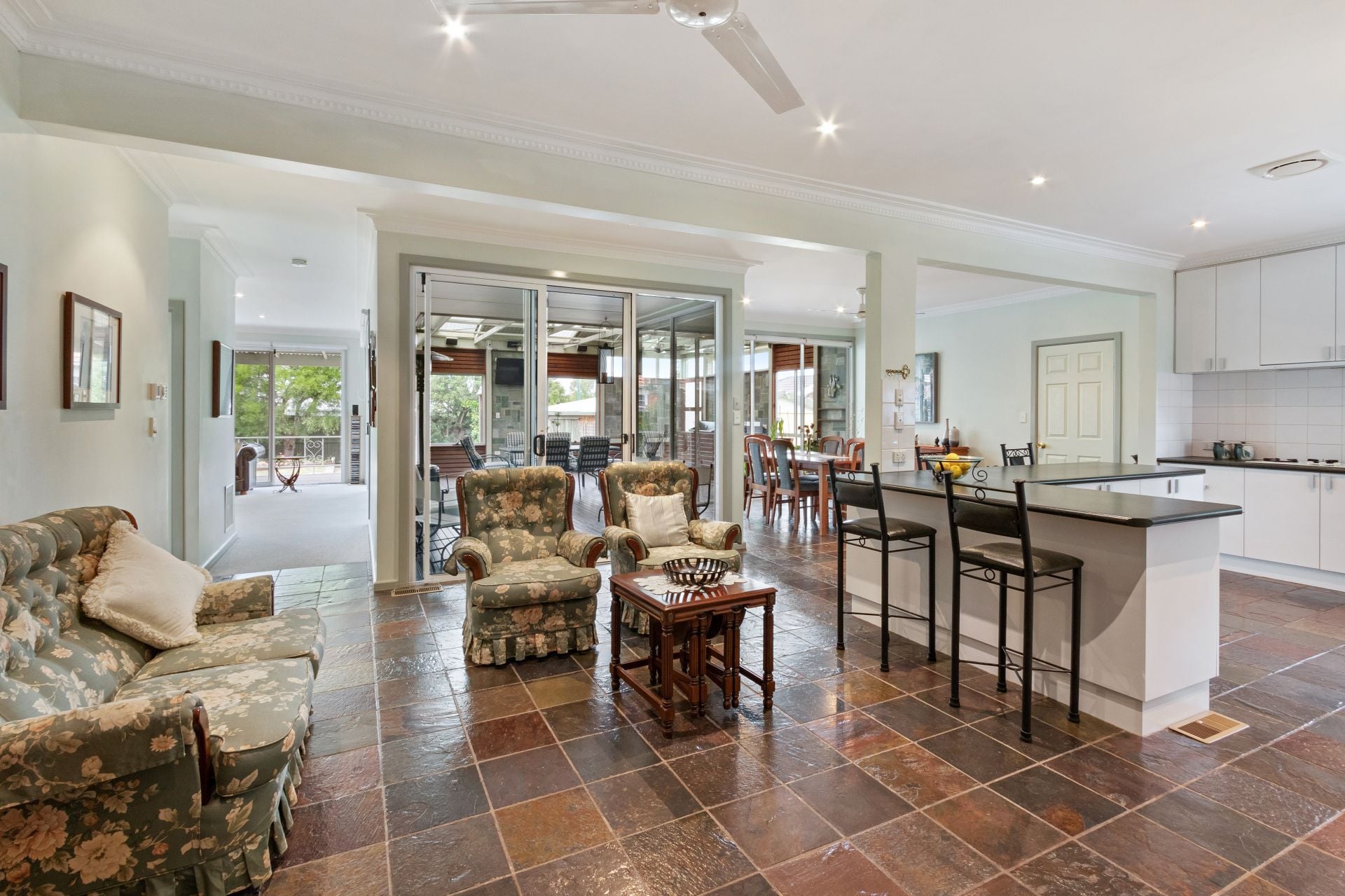 Huge Living And A Great Location