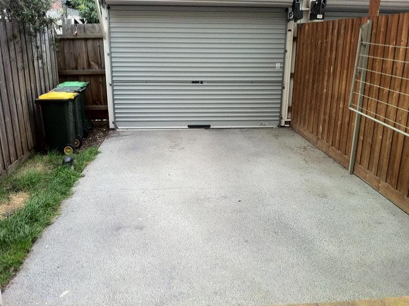Near New 2 Bedroom Townhouse in Great Location
