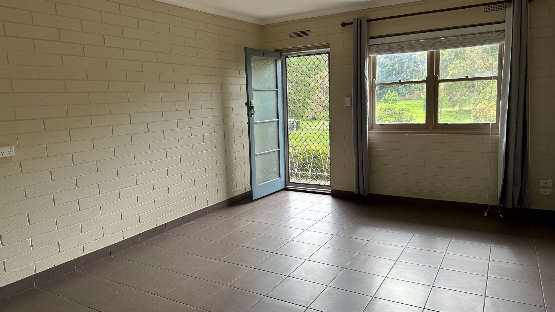 Conveniently Located Studio Apartment.