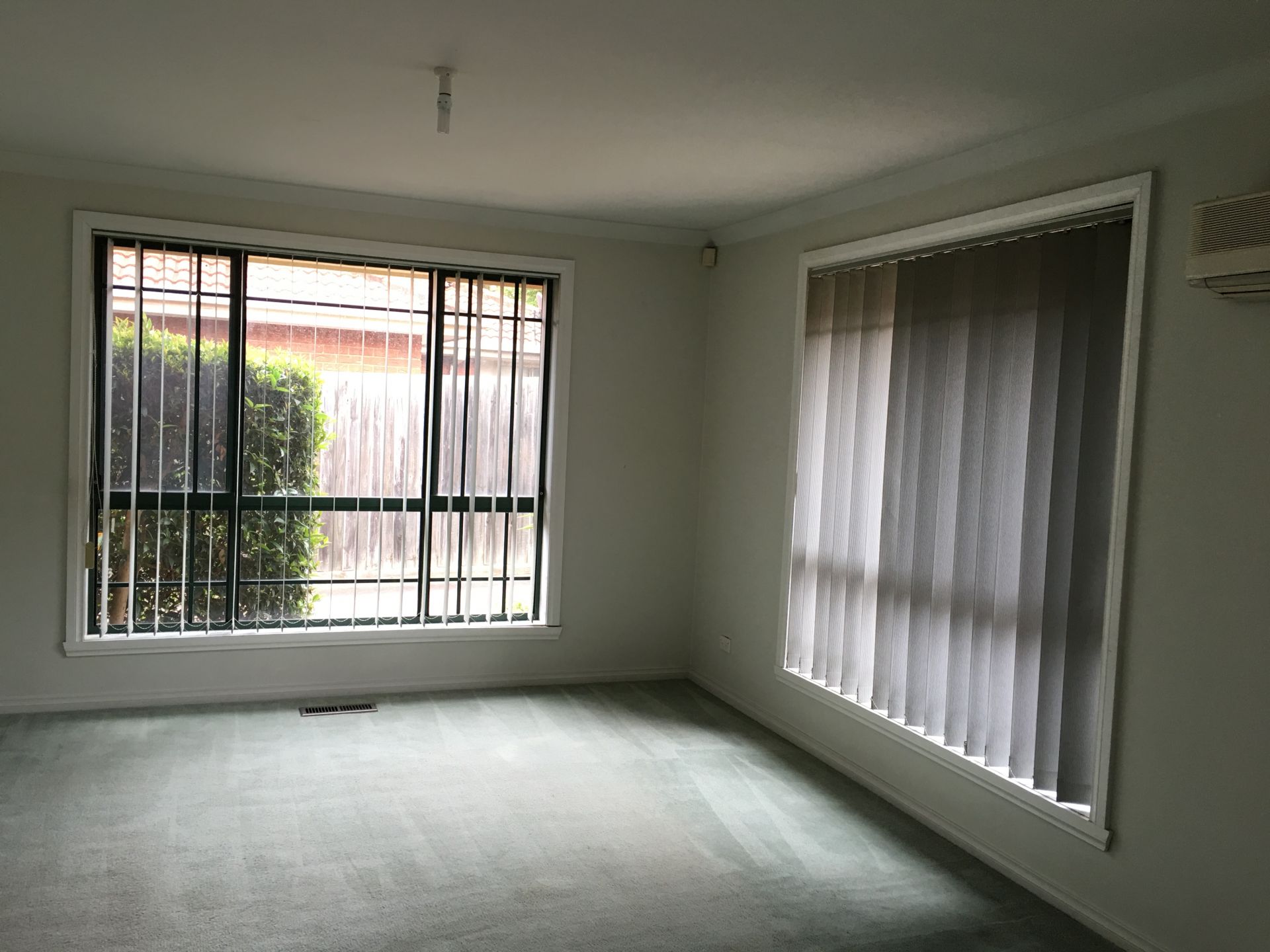 SPACIOUS 2 BEDROOM!!