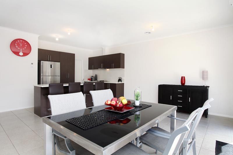 21 The Entrance, Caroline Springs - Thumbnail 7