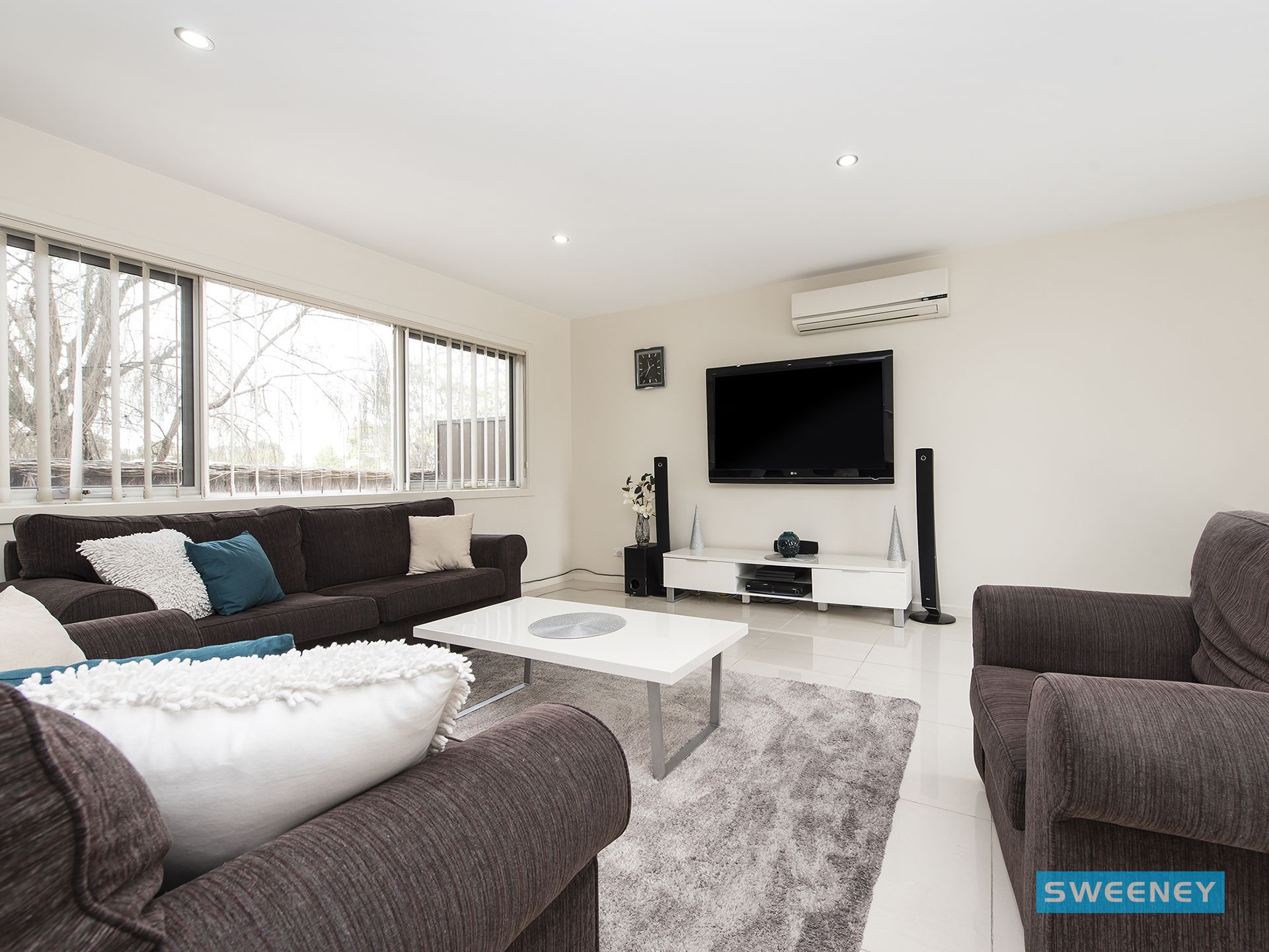 9/5 Strathvea Lane, Caroline Springs - Thumbnail 3