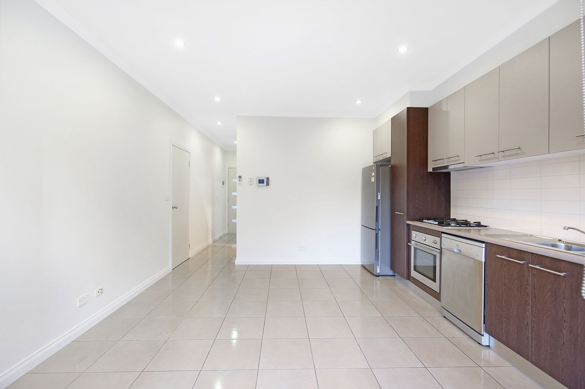 MODERN IN AN IDEAL LOCATION