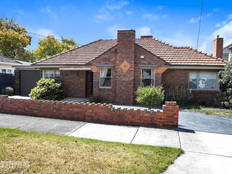 66 Deakin Street ESSENDON VIC, Essendon - Thumbnail 2