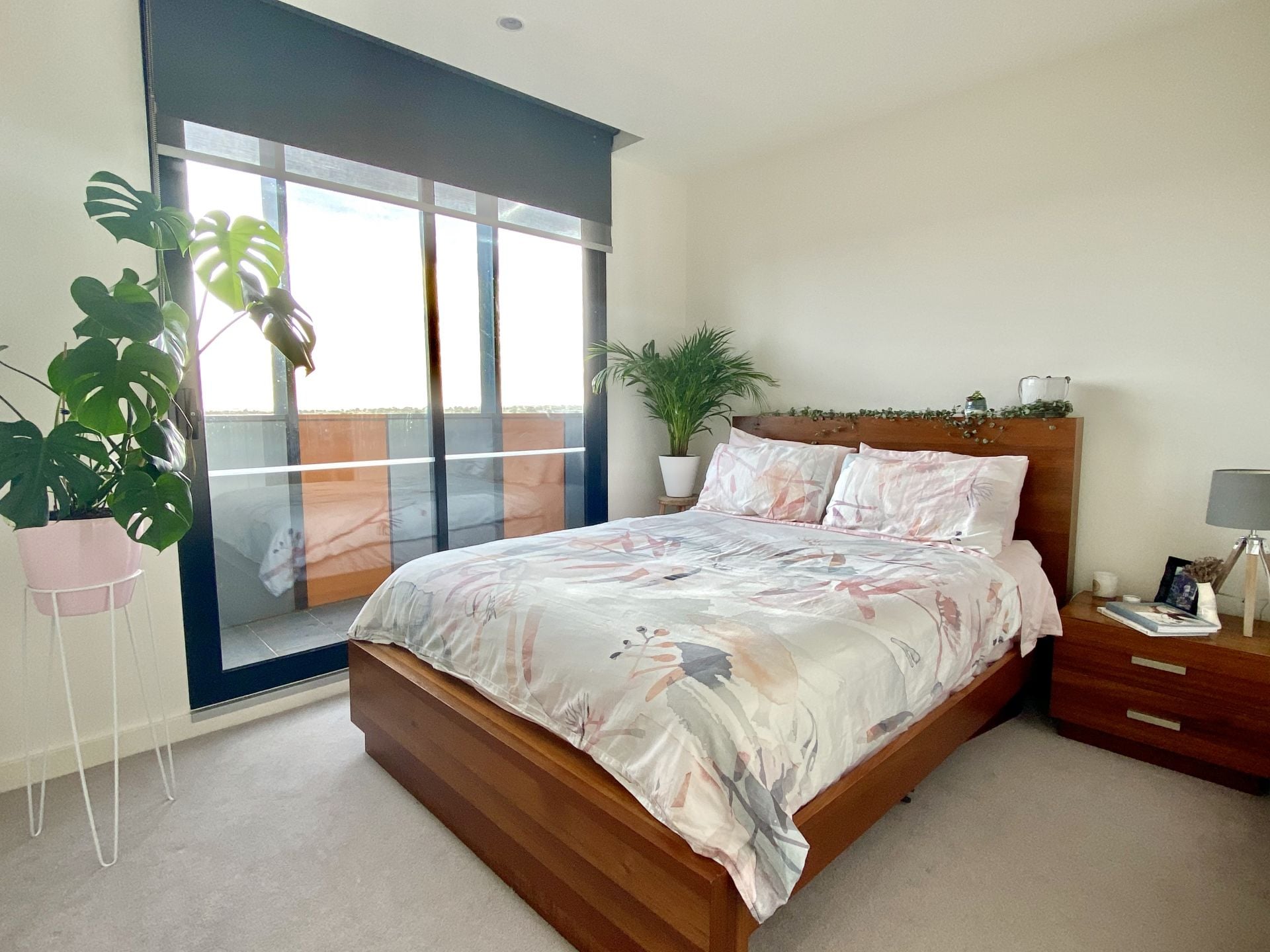 2 bedrooms, Study & City Views !!
