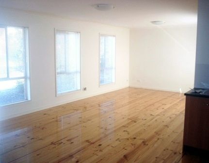 Stylish One Bedroom Unit with Courtyard!