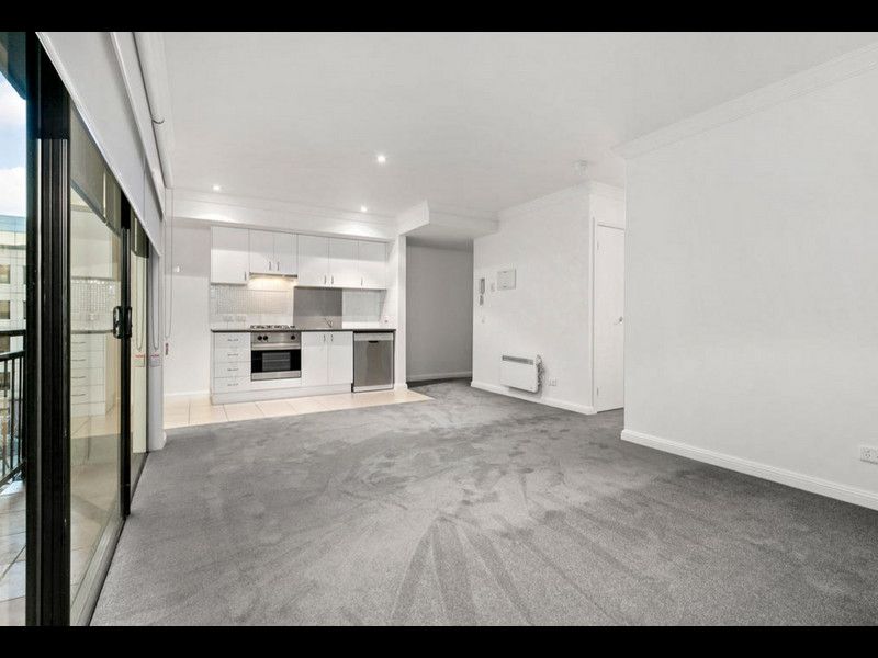 408/69-71 Stead Street, South Melbourne - Thumbnail 2