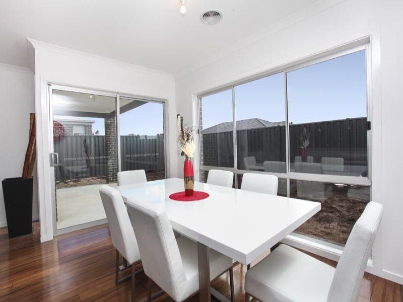 22 Luxor Drive, Plumpton - Thumbnail 4