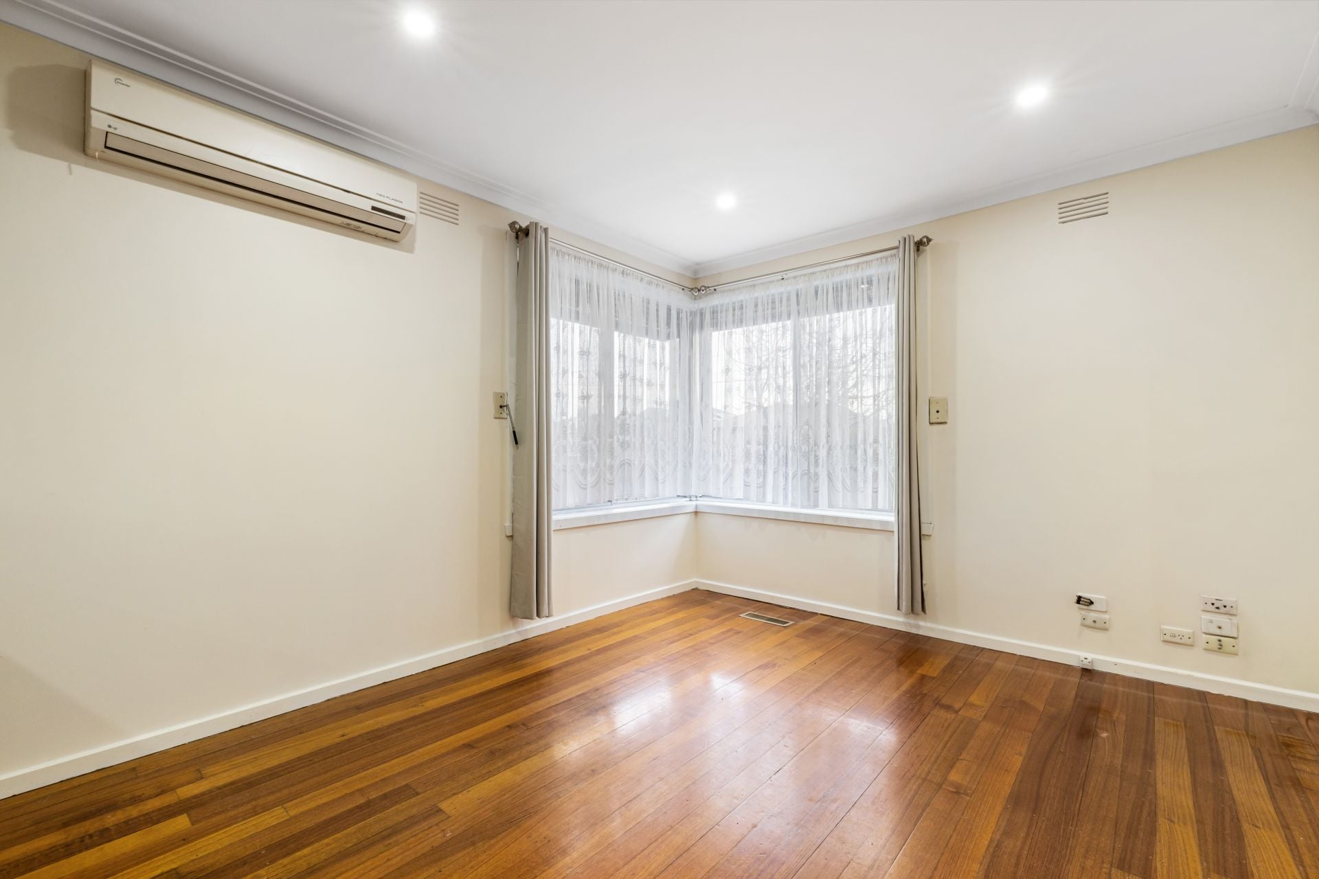Comfortable Living with Ample Space