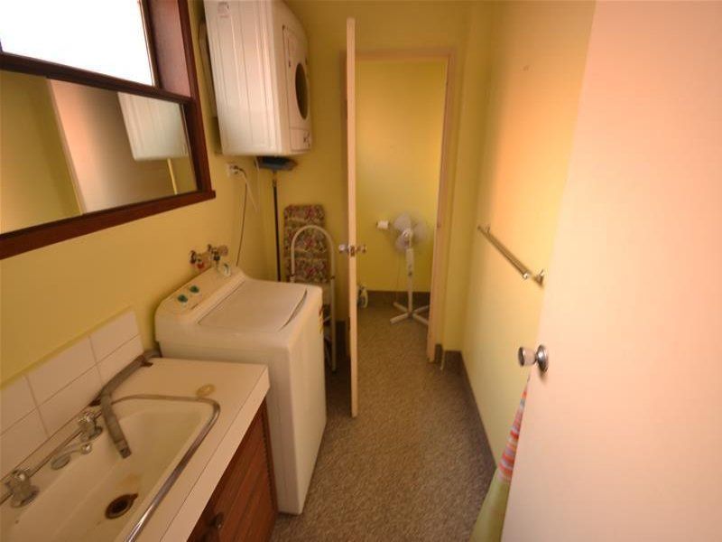 PRICE REDUCED ! BE QUICK !