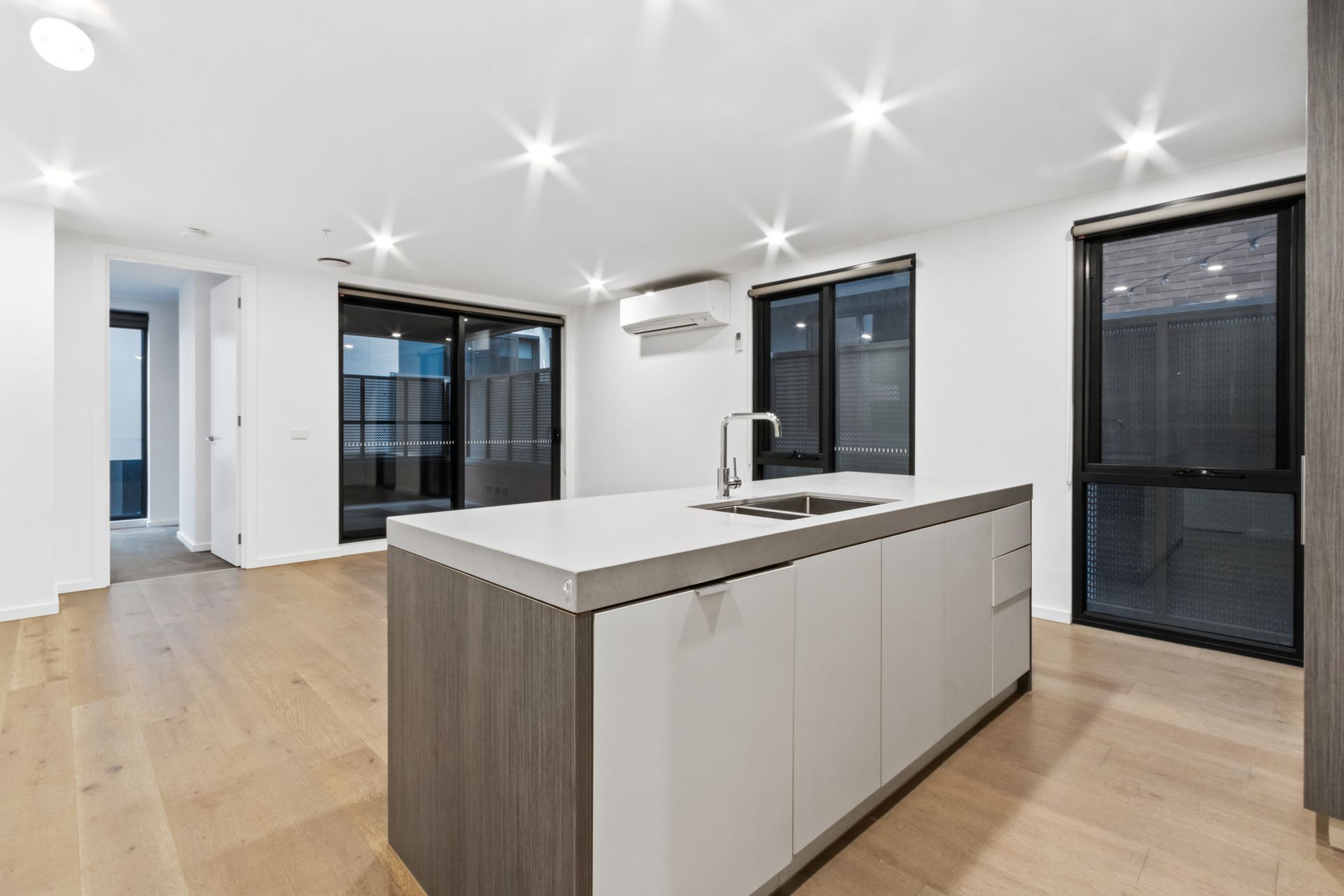Luxurious Designer Apartment in Abbotsford with Premium Features