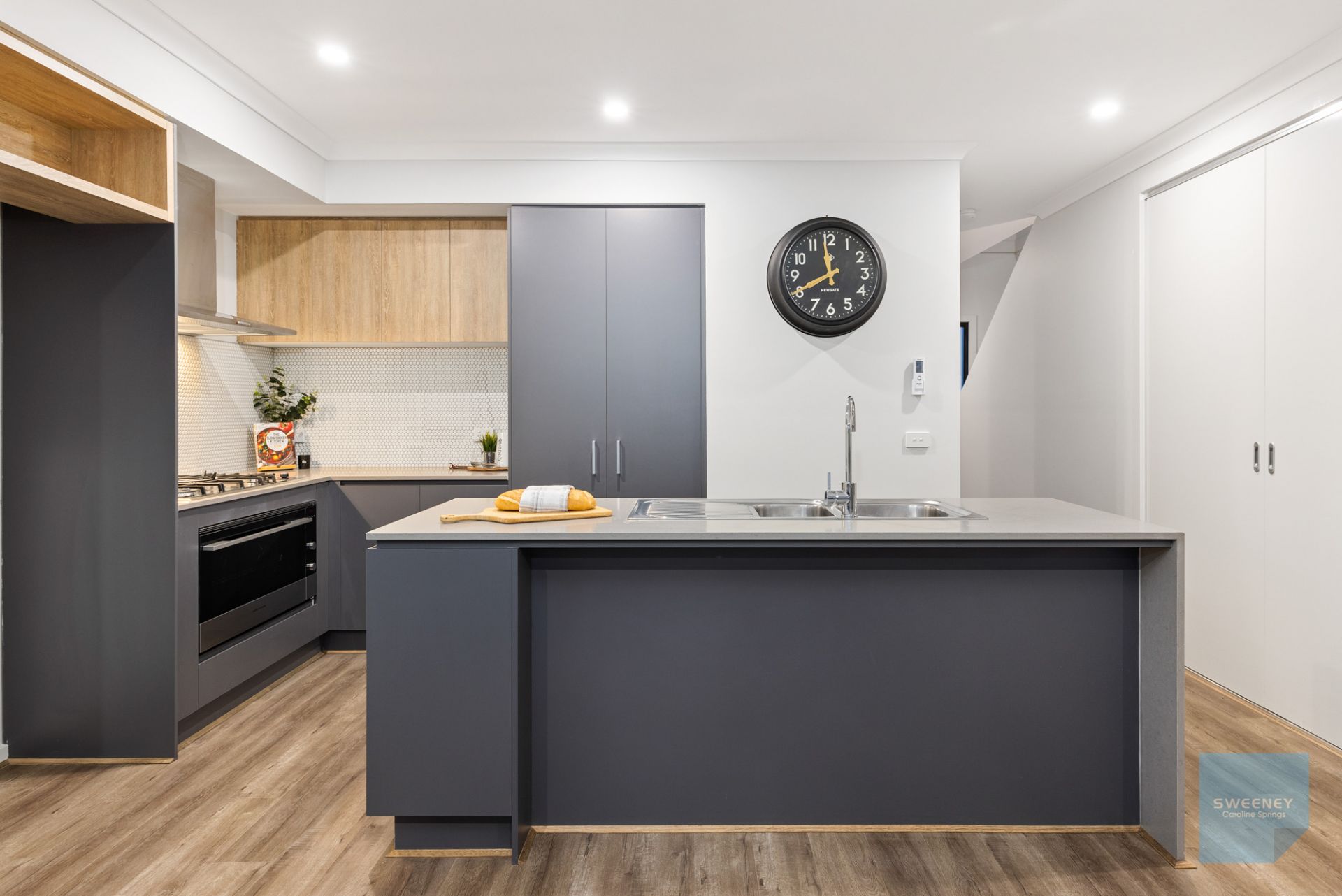 37 Adventure Avenue, Fraser Rise - Thumbnail 3