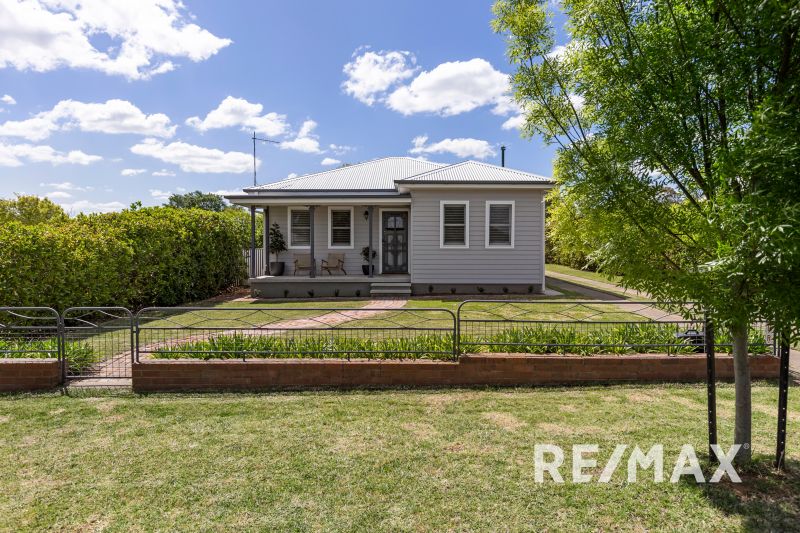 JUNEE 2 Cross Street