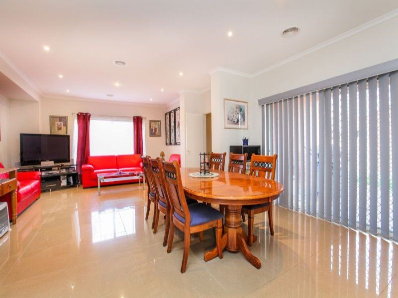 26 The Avenue, Caroline Springs - Thumbnail 5