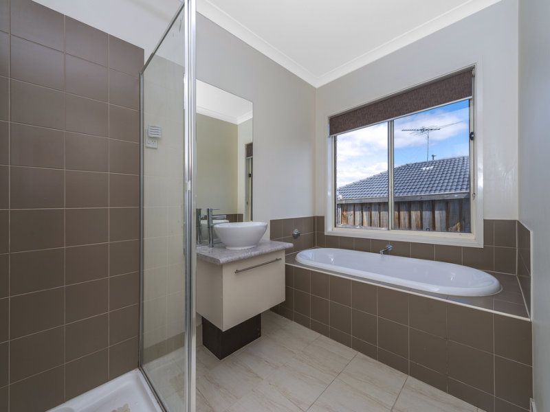 20 Tuross Crescent SOUTH MORANG, South Morang - Thumbnail 8