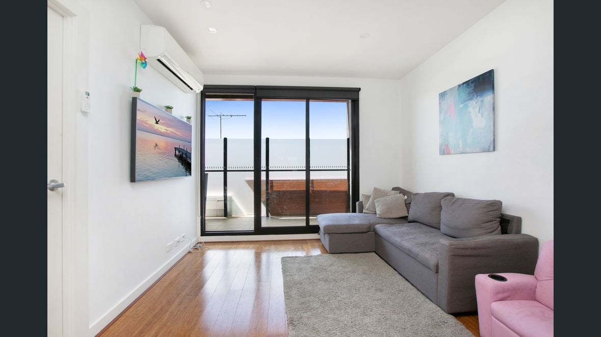 Location at its Best on the Thornbury Border