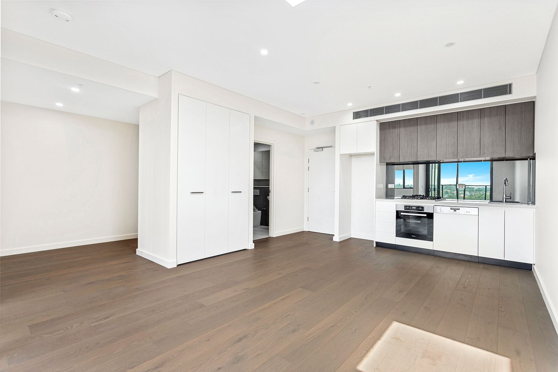 Level 12/1205/17 Garrigarrang Avenue, Kogarah