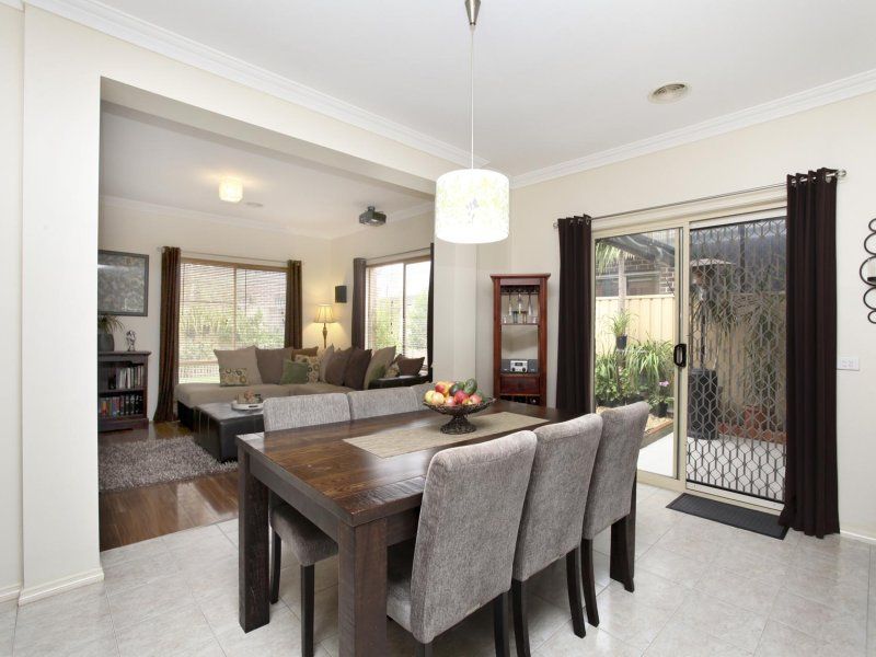 8 Wattlepark Street, Caroline Springs - Thumbnail 4