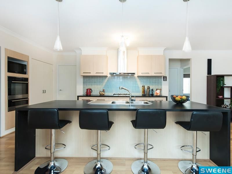 3 Hunts Cross Way, Caroline Springs - Thumbnail 8