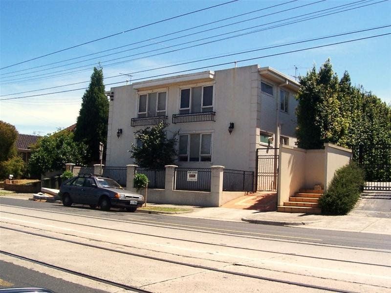 9/11A Holmes Street, Brunswick East