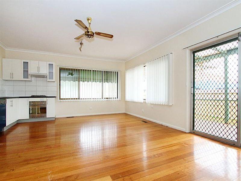 30 Maclagan Crescent, Reservoir