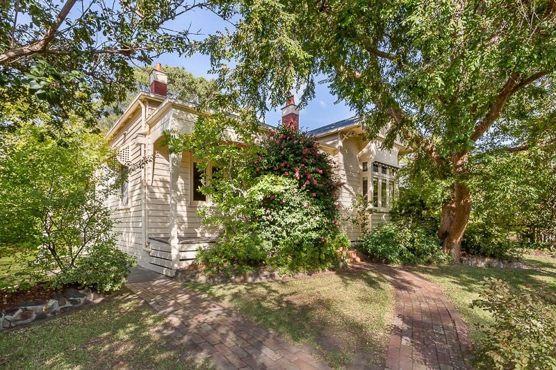 Edwardian Charm In Ivanhoe