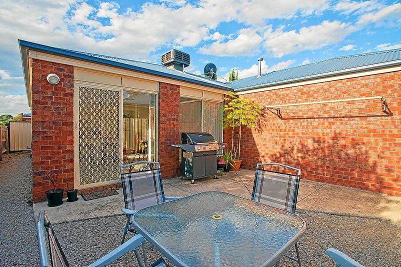 2/5 Russell Street, Bacchus Marsh - Thumbnail 8