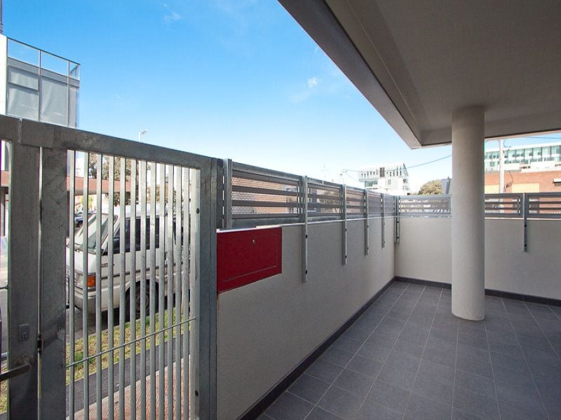 104/216 Rouse Street PORT MELBOURNE