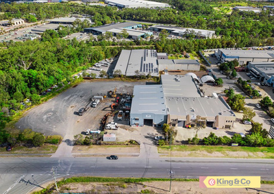 ABUNDANT HARDSTAND JUST MINUTES FROM M1!