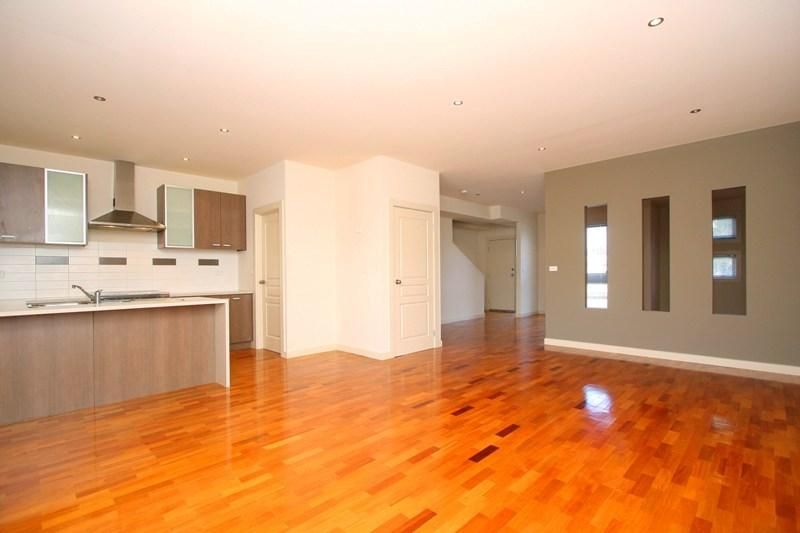 MEDERN LIVING IN HAYSTON VALLEY!