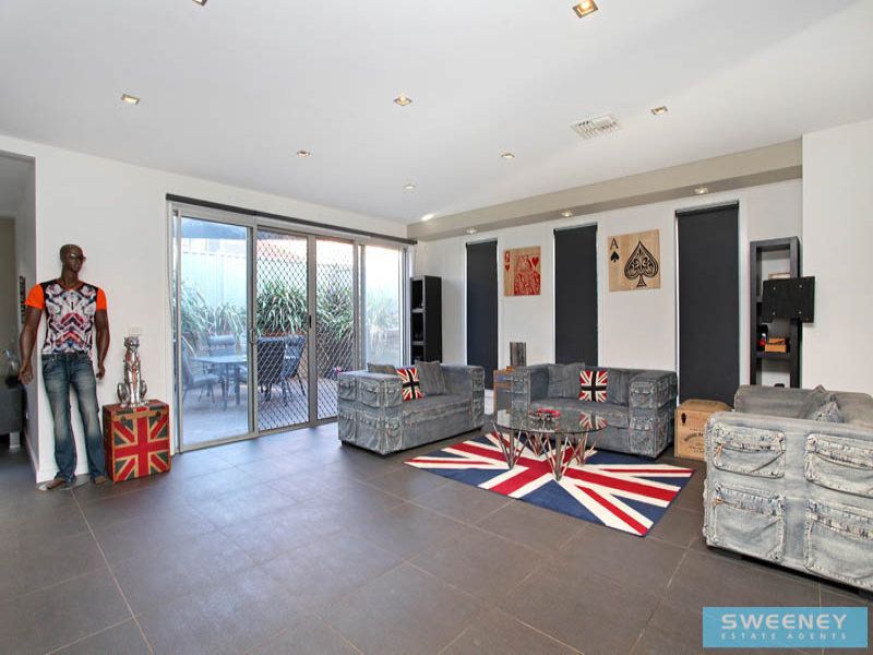 31 Caesia Way, Caroline Springs - Thumbnail 4