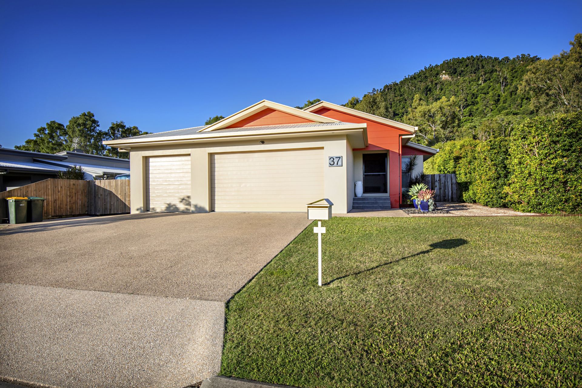 37 Endeavour Circuit, Cannonvale Taylors Property Specialists