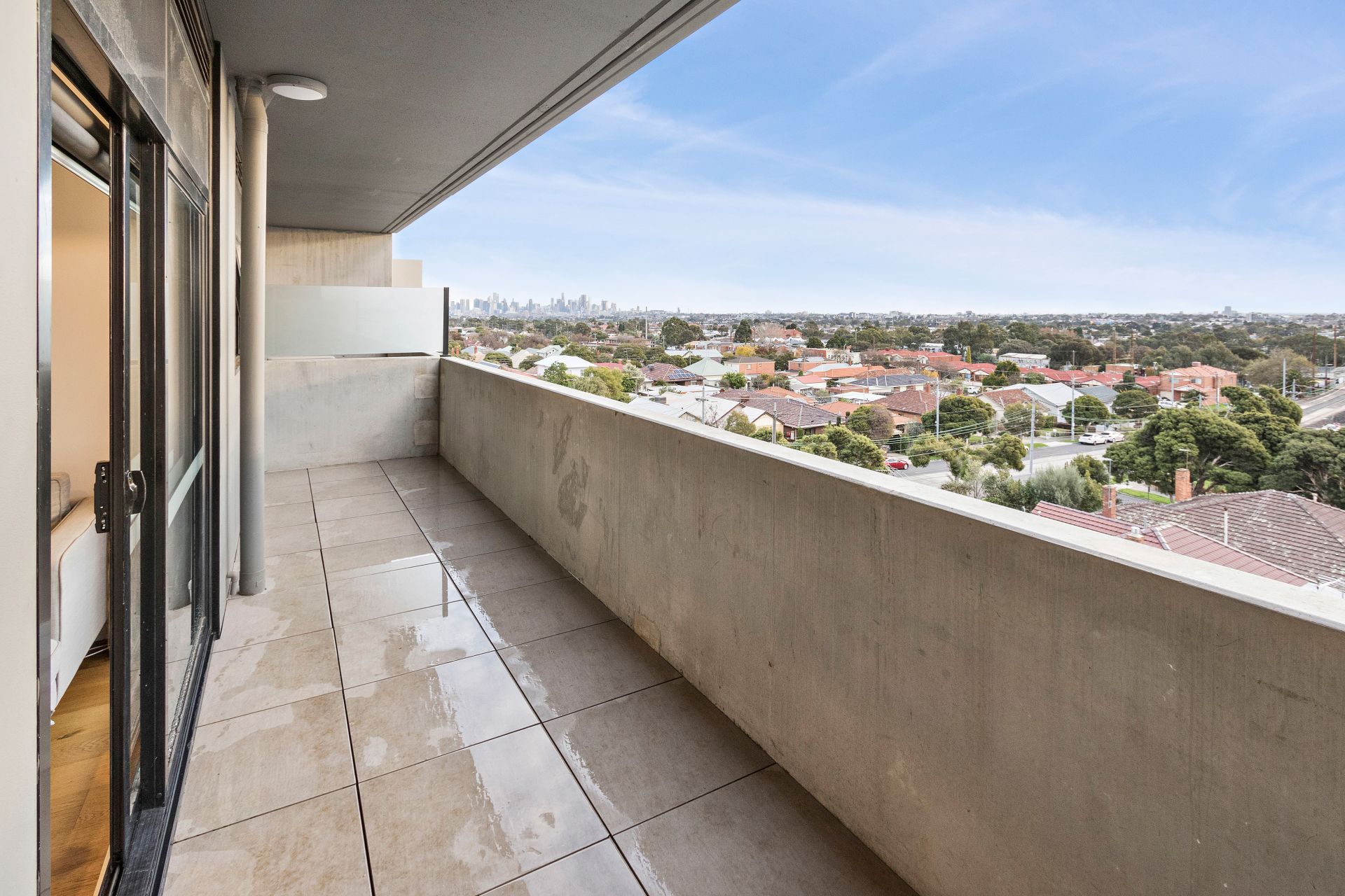 Perfectly positioned TWO BED TWO BATH