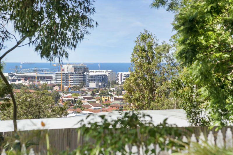 Real Estate For Sale 9 Pine Crescent Coniston , NSW