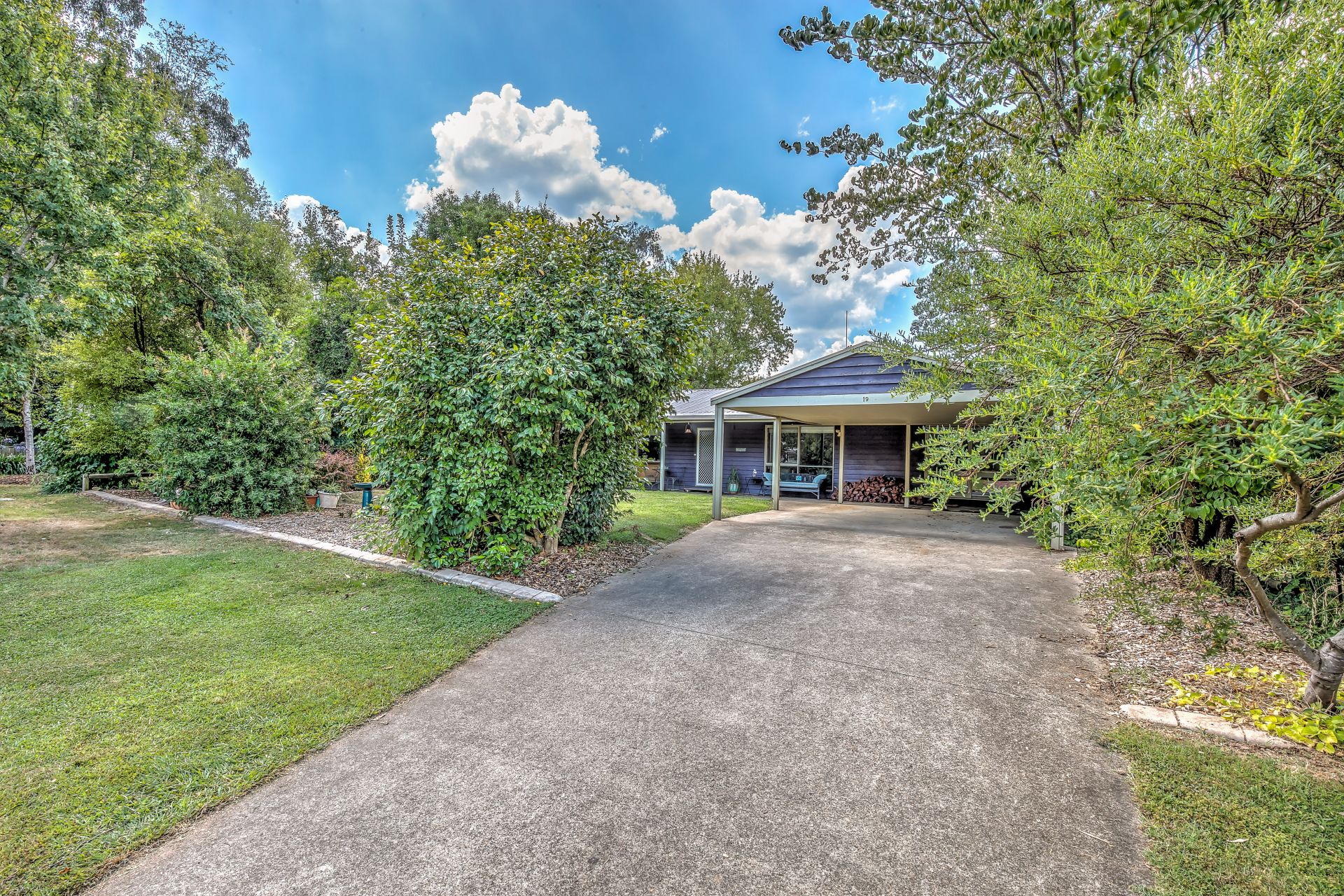 19 Nicholson Street, Porepunkah Dickens Real Estate