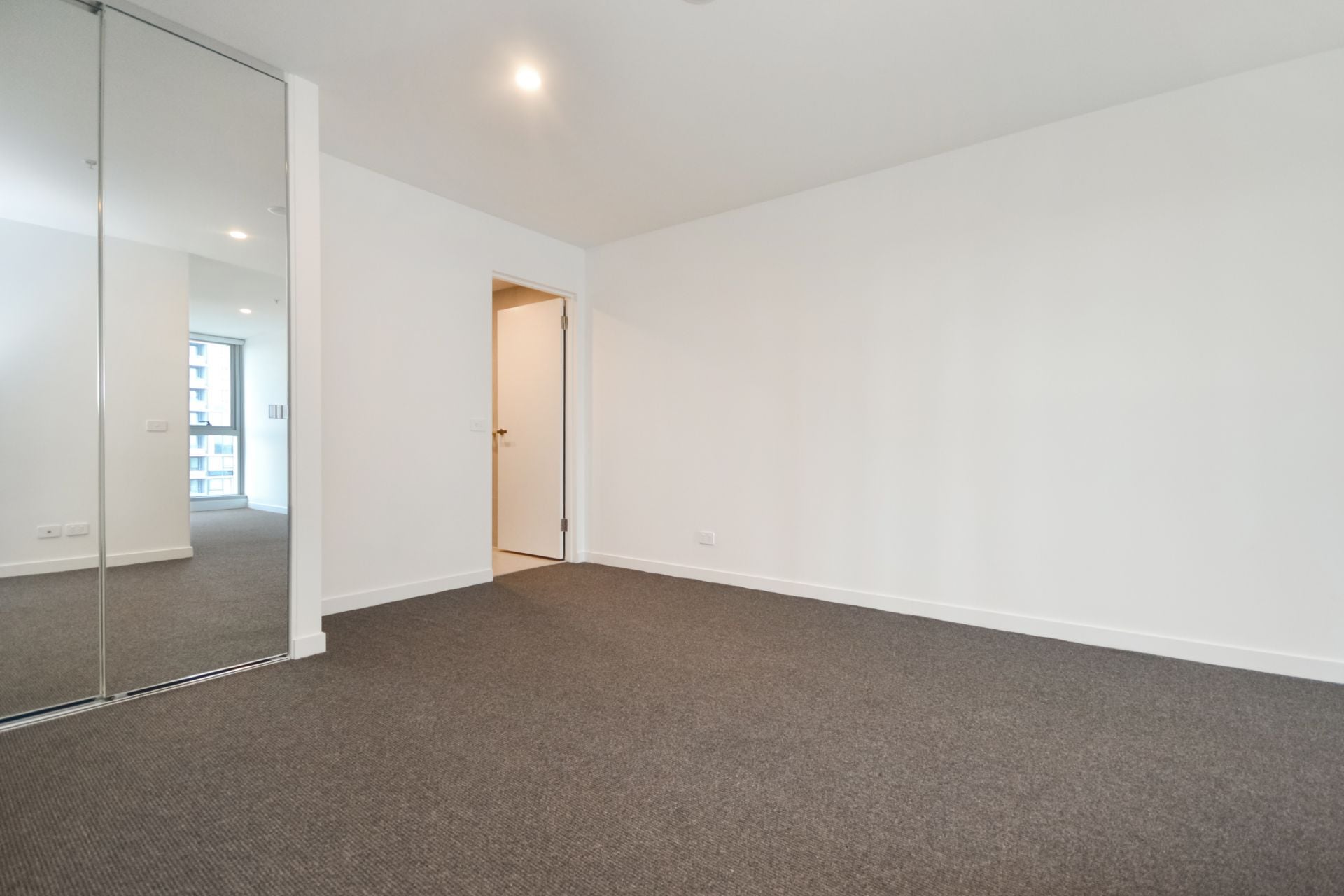 BRAND NEW PREMIUM APARTMENT