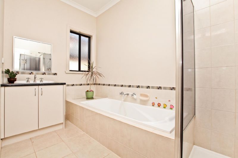 11 Broadway, Caroline Springs - Thumbnail 7
