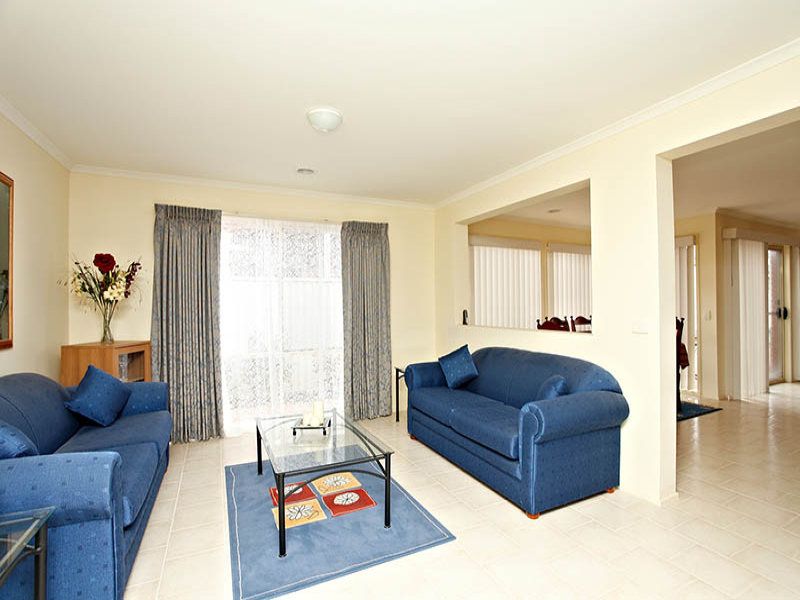 11 Springfield Close, Caroline Springs - Thumbnail 5