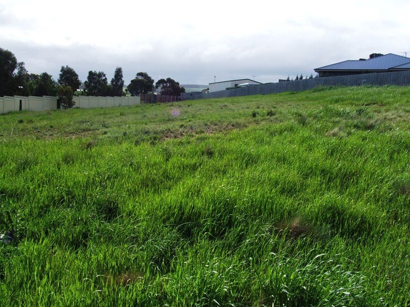 14 McCullagh Street, Bacchus Marsh - Thumbnail 2
