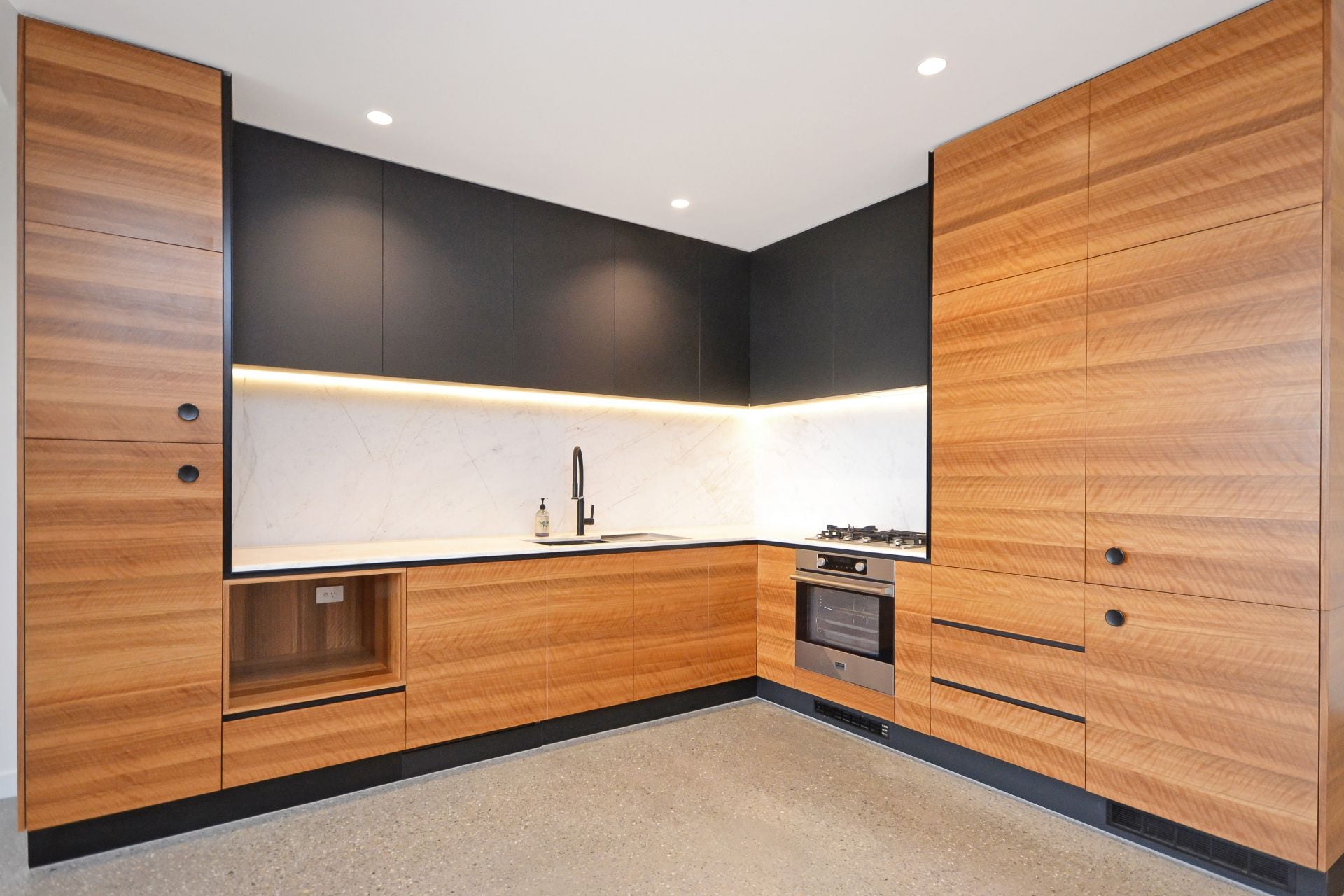 LUXURIOUS BOUTIQUE LIVING