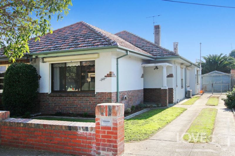 218 Raglan Street, Preston