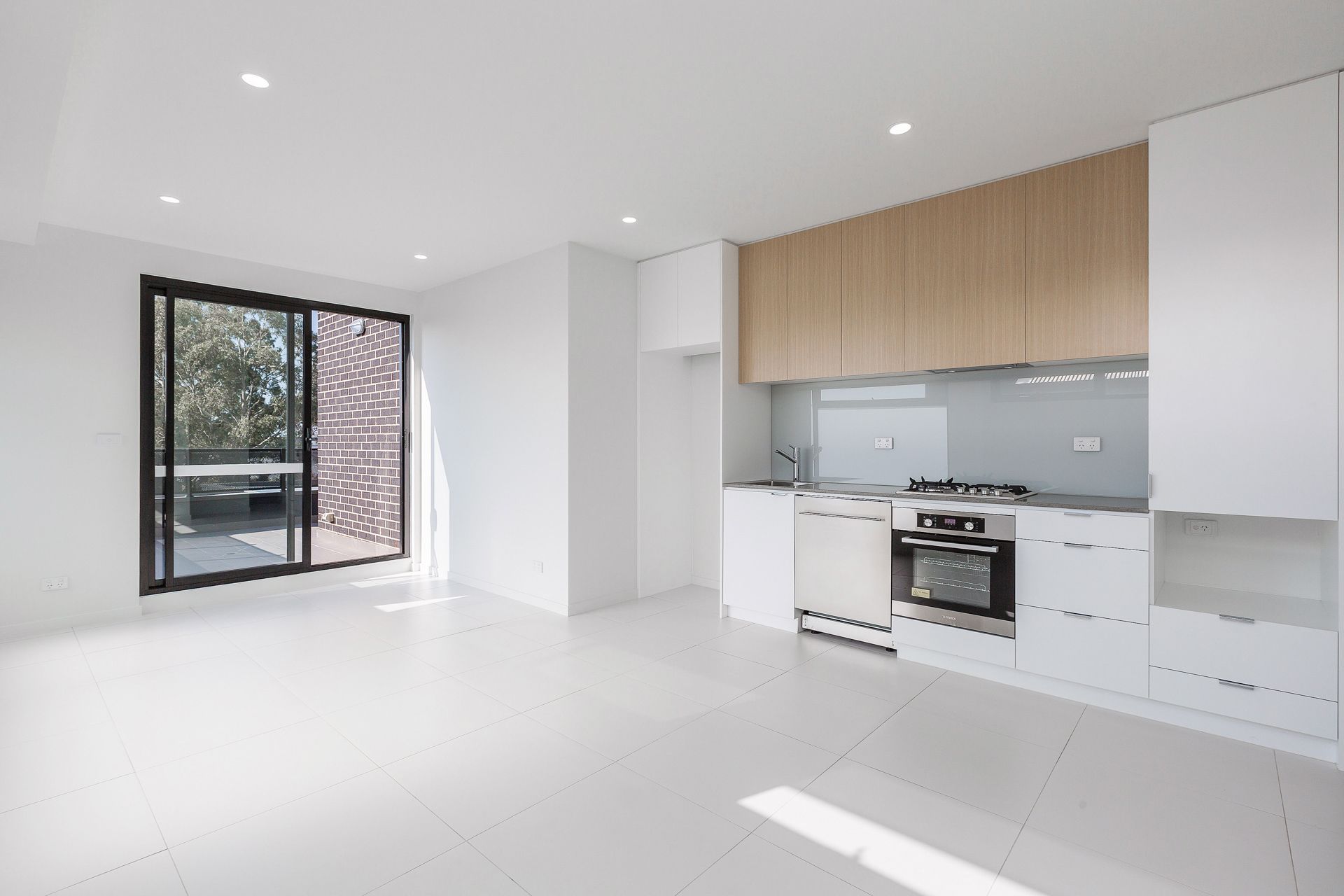 201/14 Eleanor Street, Footscray - Thumbnail 3