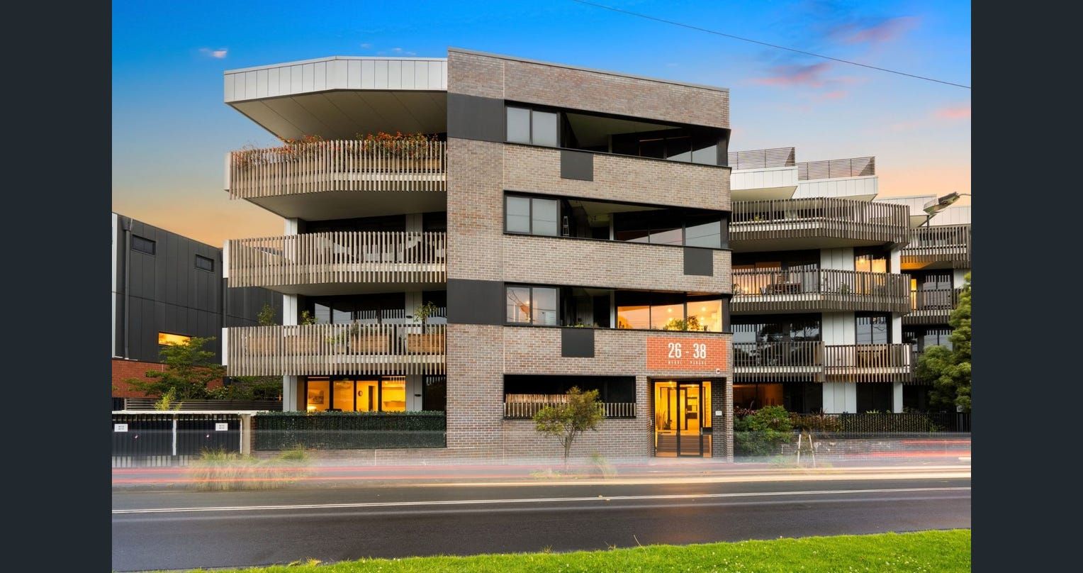 Modern 1-Bedroom Apartment with Private Balcony