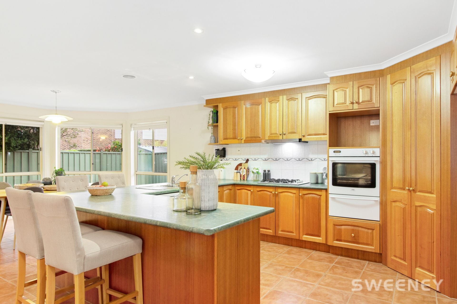 11 Hopetoun Court, Altona Meadows - Thumbnail 6