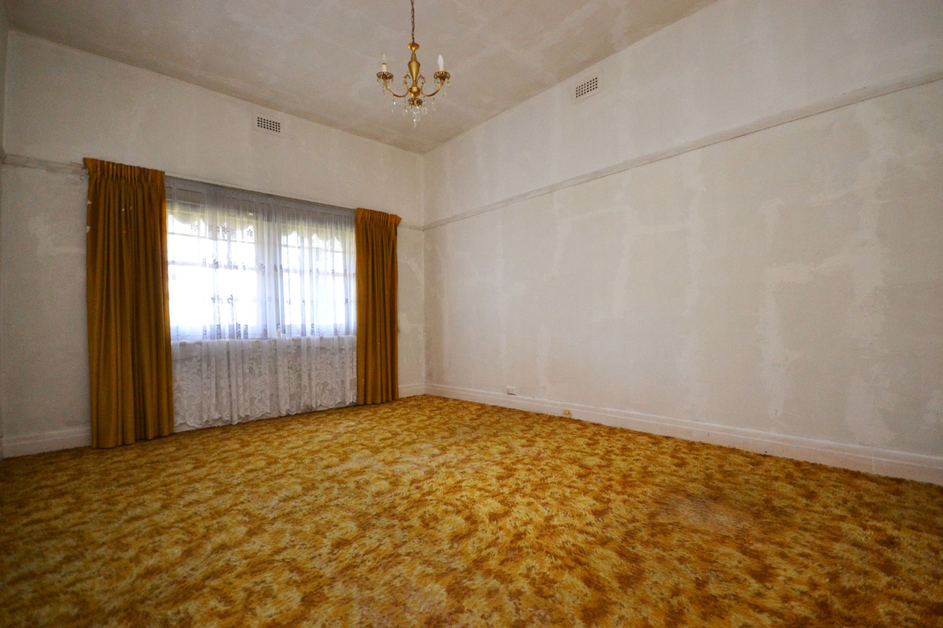 PERIOD CHARM IN AN IDEAL LOCATION