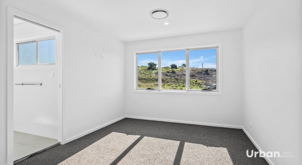 Tullimbar 2 Burrier Street