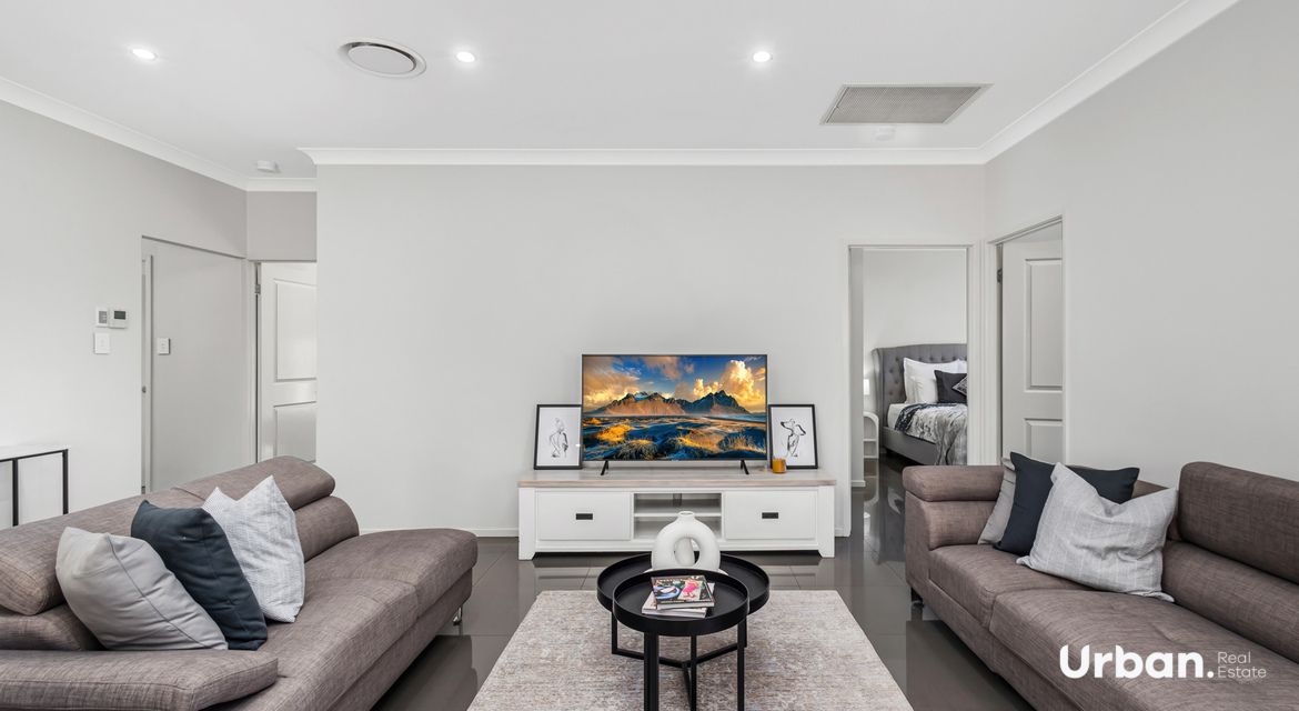 Colebee 11 Coronato Parade